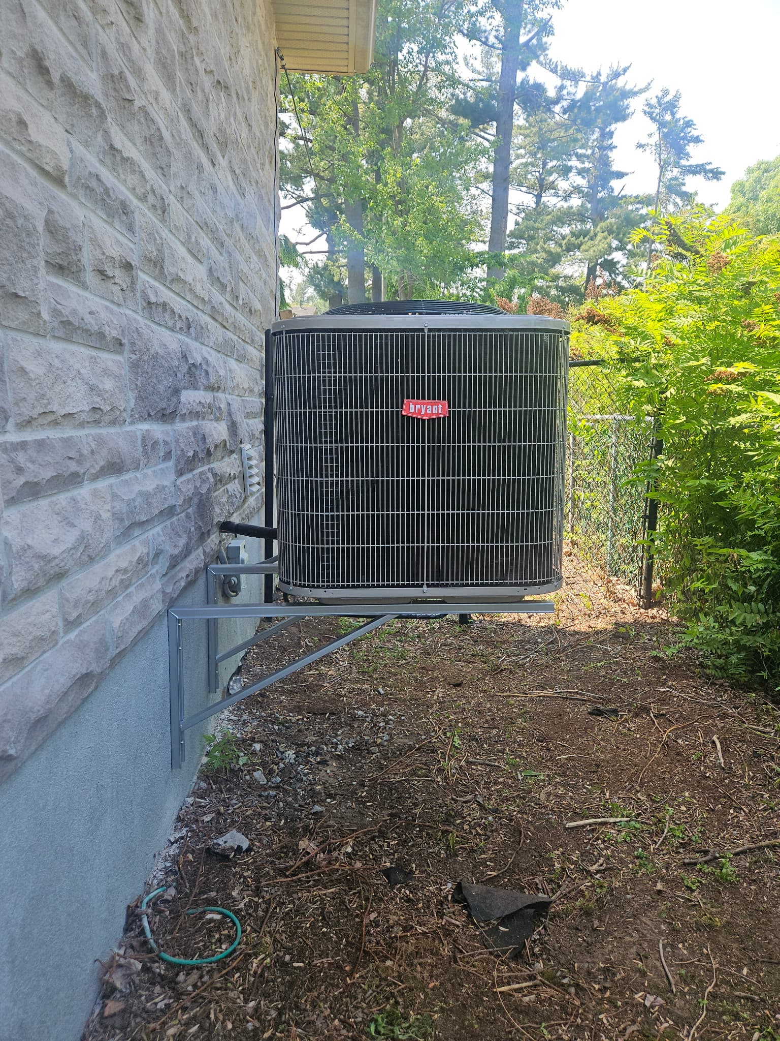Air conditioning installation technician